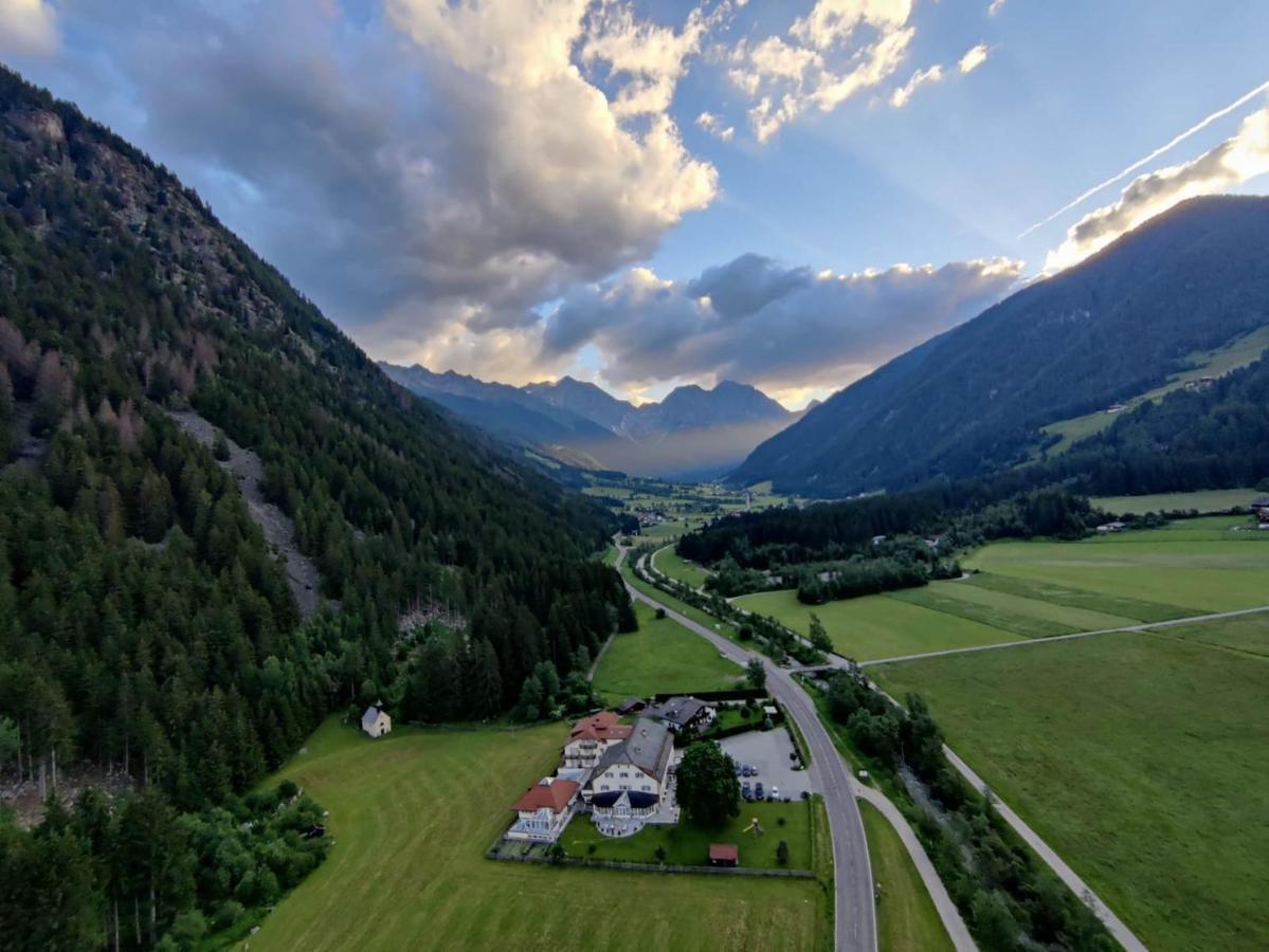 Hotel Bad Salomonsbrunn アンテルセルヴァ・ディ・メッツォ エクステリア 写真