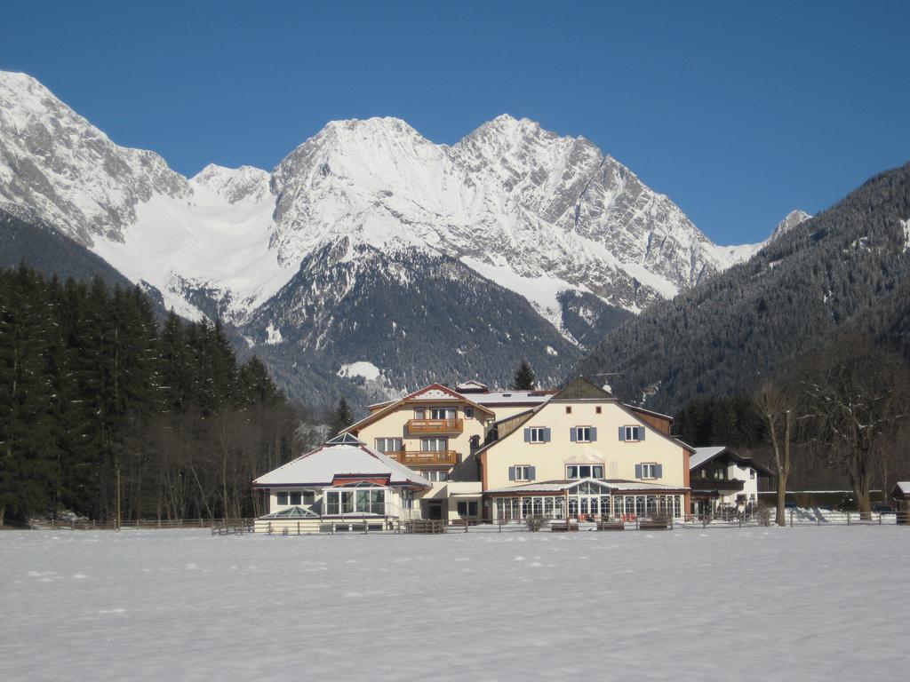 Hotel Bad Salomonsbrunn アンテルセルヴァ・ディ・メッツォ エクステリア 写真