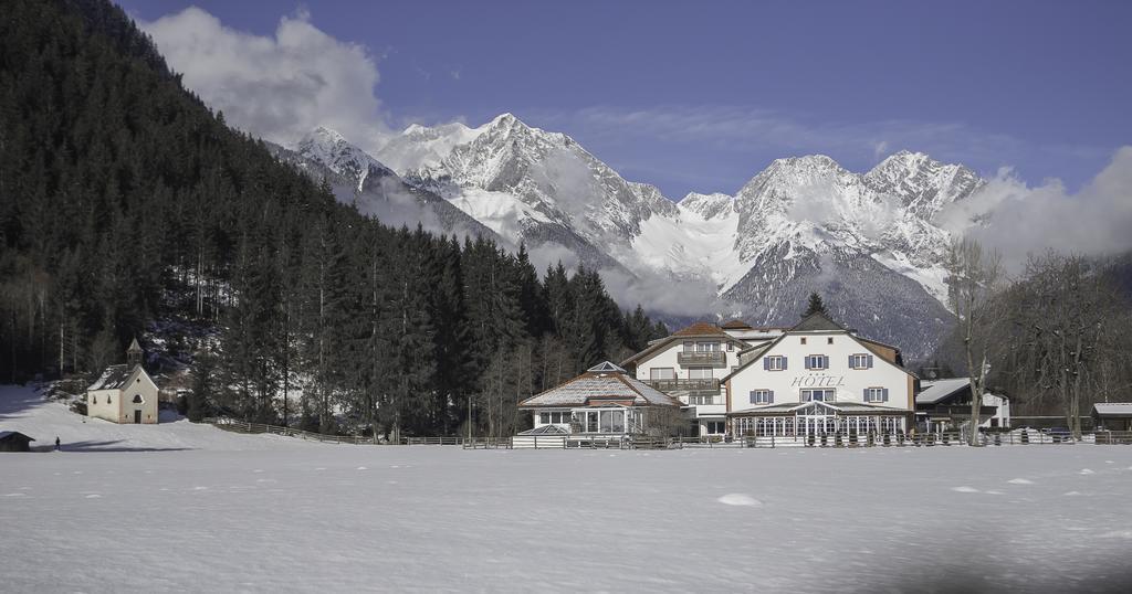 Hotel Bad Salomonsbrunn アンテルセルヴァ・ディ・メッツォ エクステリア 写真